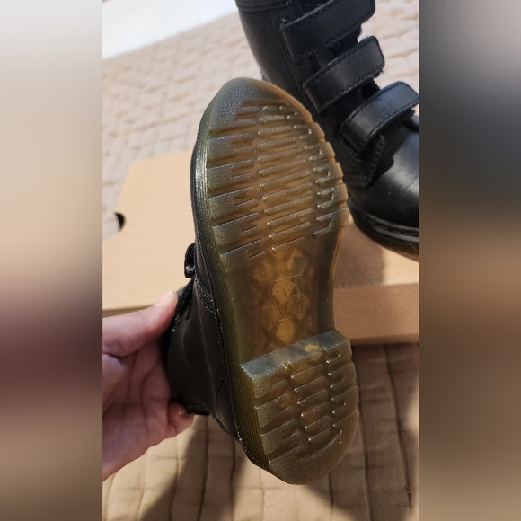 Dr Martens Kids boots (unisex) Size 8 - Picture 4 of 5